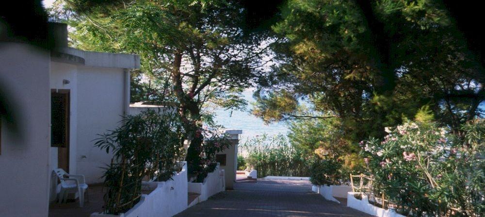 Hotel Baia Santa Barbara Rodi Garganico Buitenkant foto