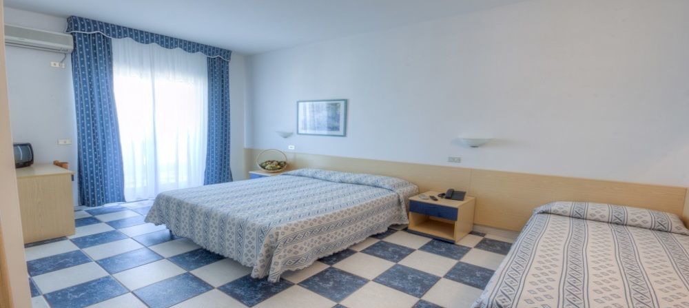 Hotel Baia Santa Barbara Rodi Garganico Buitenkant foto